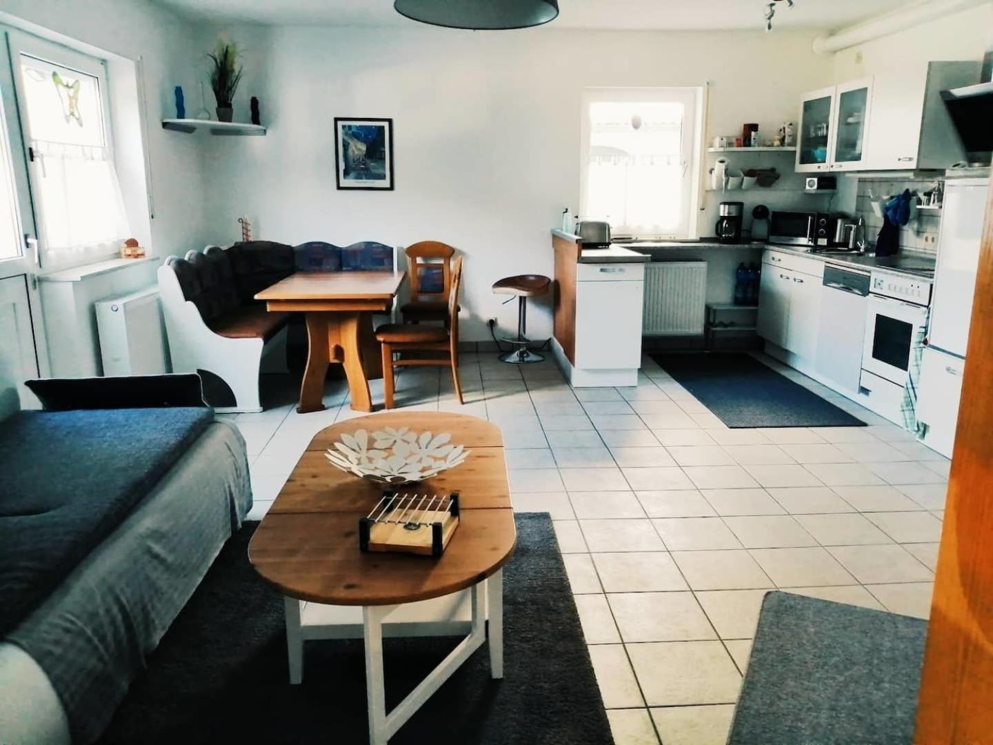 76 Qm Whg Im Eg Haus-Wohlfuehloase Vor Der Haustuer Appartement Gladenbach Buitenkant foto